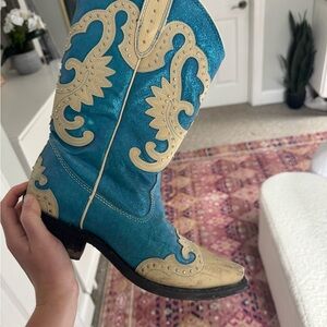 Turquoise and Cream Western Boot